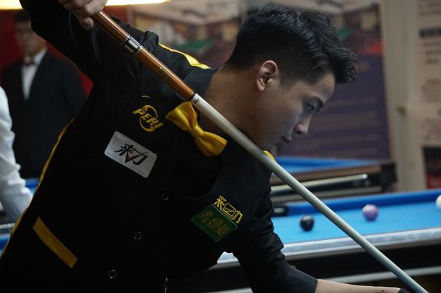 德容在中场 德容在中场